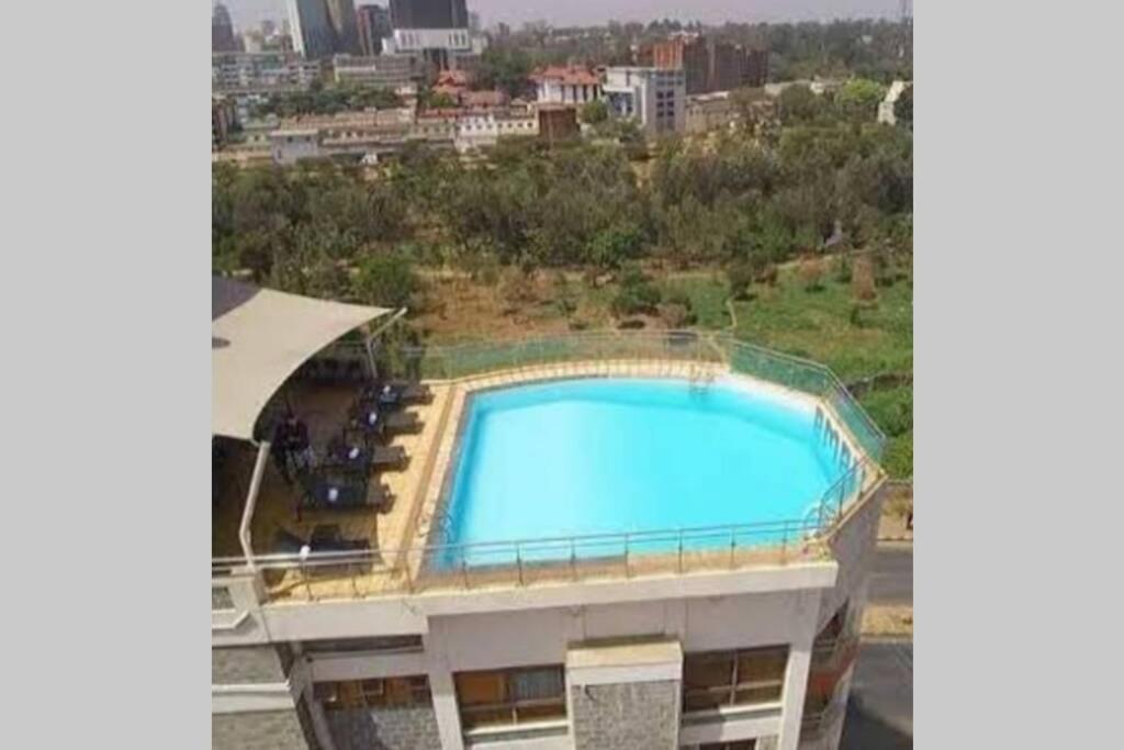 City View With Rooftop Pool - Studio Nairobi Exterior foto